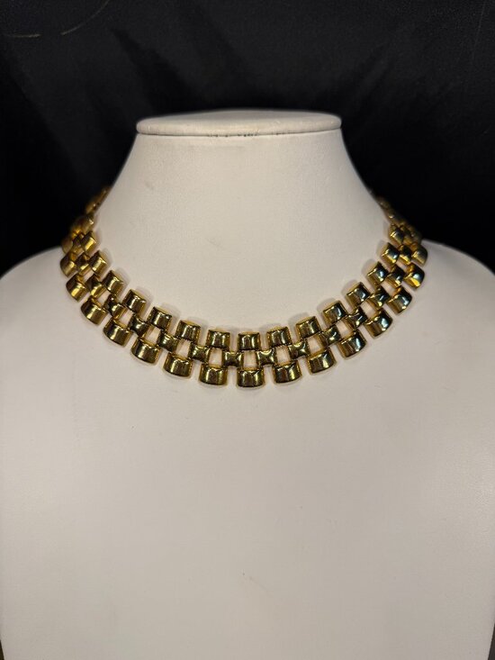 Avon Jewelry - Vintage Goldtone Avon Interlocking Geometric Collar Necklace